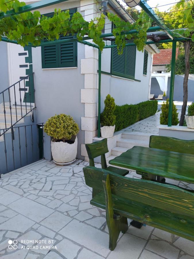 Holiday Home Zezevica Šestanovac Buitenkant foto