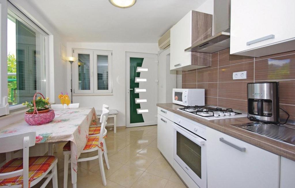 Holiday Home Zezevica Šestanovac Buitenkant foto